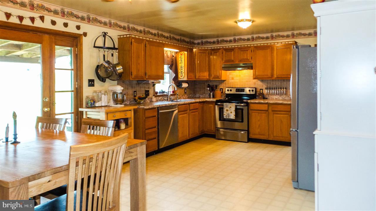 10590 Enfield Road Felton, PA 17322 - Photo 4 of 36 Gallery Image 4