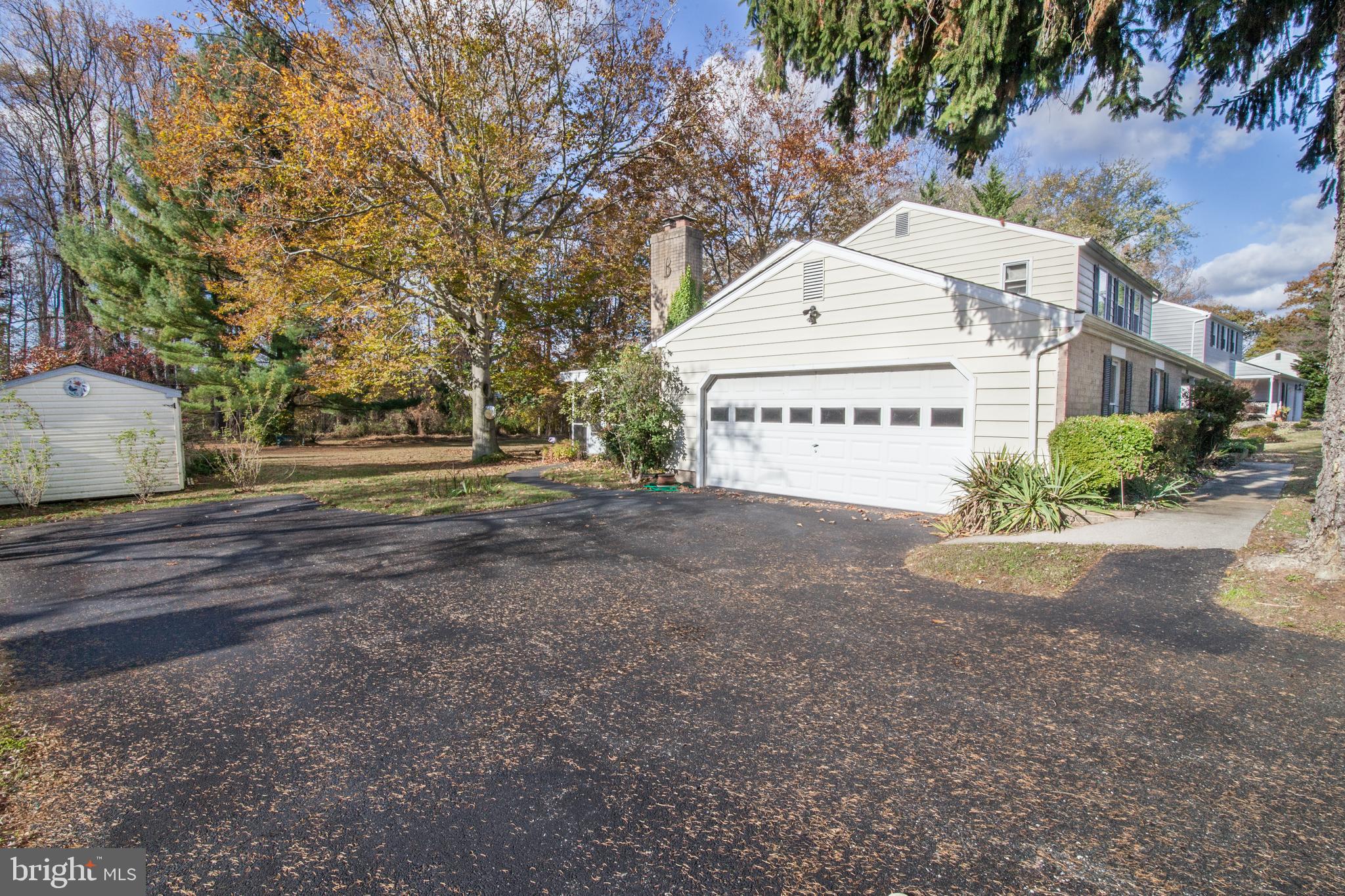 818 Petem Road Kingsville, MD 21087 - Photo 27 of 30 2 Car Attached Garage and driveway view