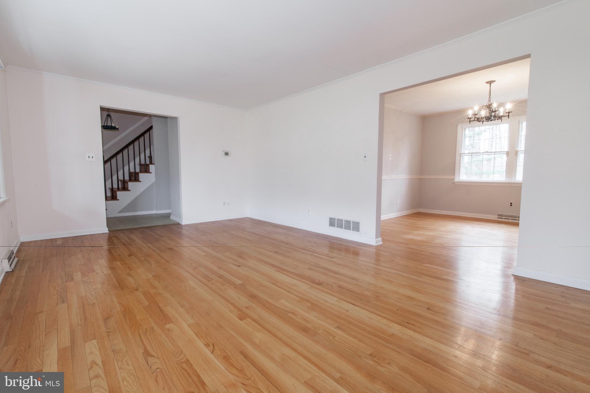 818 Petem Road Kingsville, MD 21087 - Photo 4 of 30 Living Room