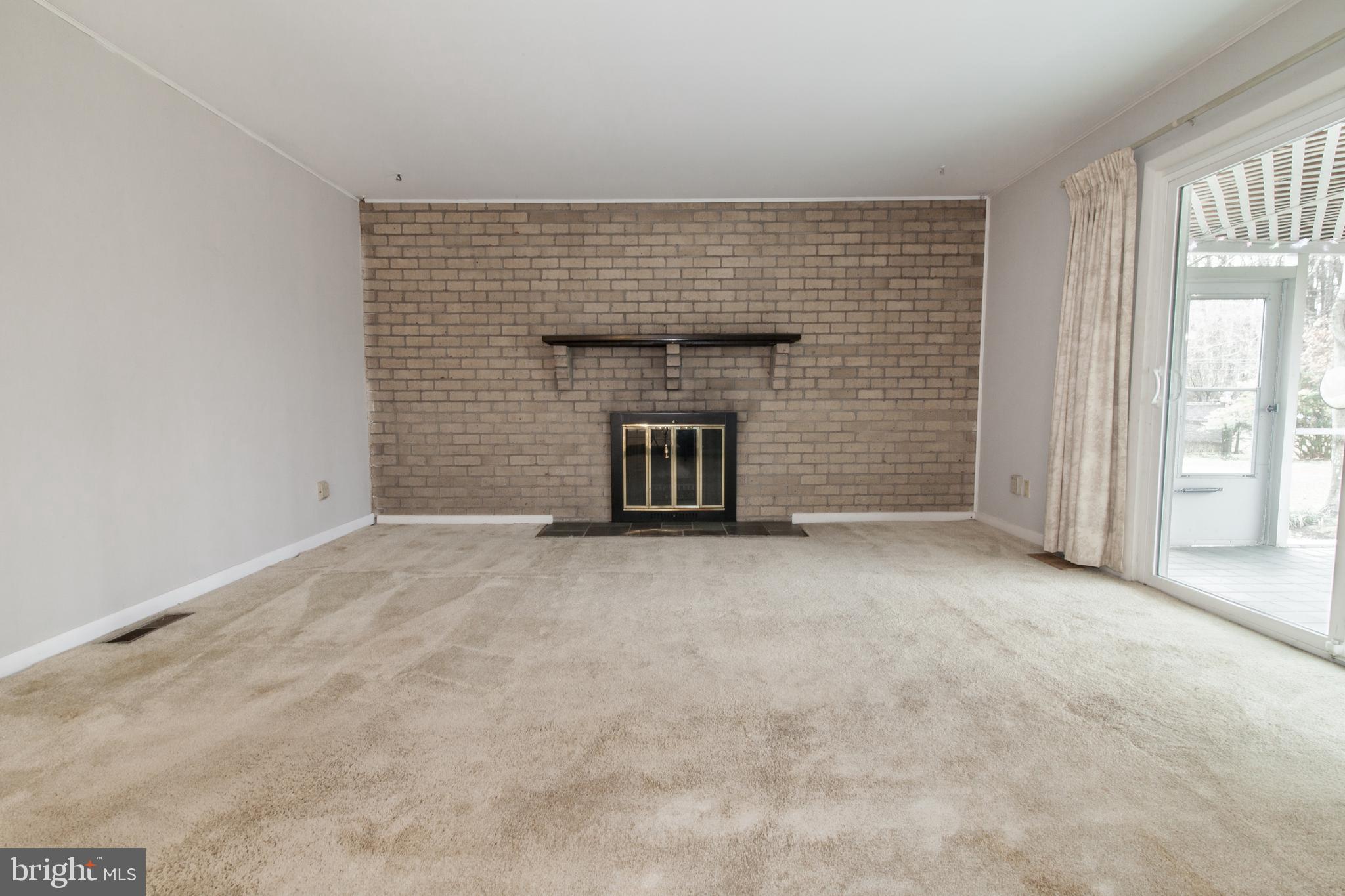 818 Petem Road Kingsville, MD 21087 - Photo 5 of 30 Family Room with wood burning fireplace