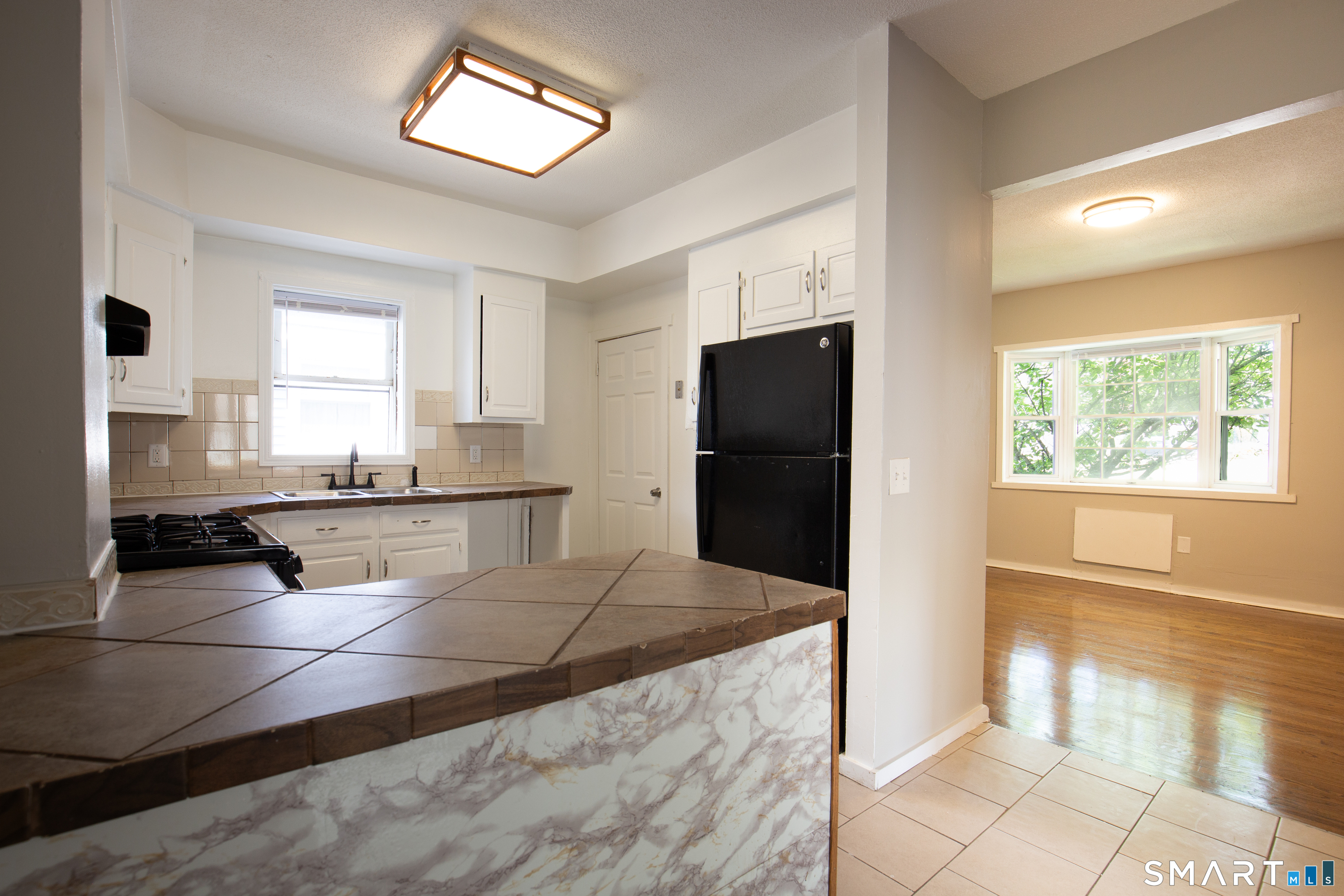 48 Bowen Street Hamden, CT 06514 - Photo 6 of 23