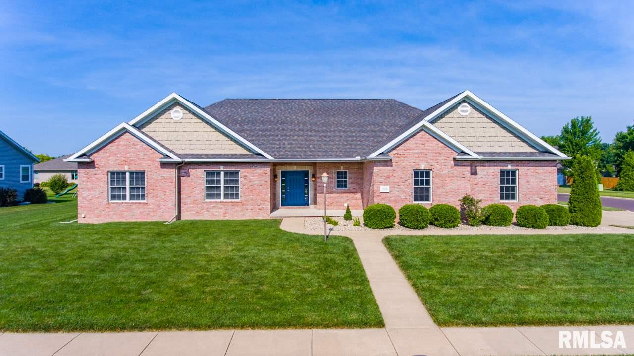 1620 Autumn Ridge Washington, IL 61571 - Photo 1 of 36 Gallery Image 1