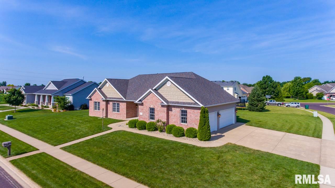 1620 Autumn Ridge Washington, IL 61571 - Photo 2 of 36 Gallery Image 2