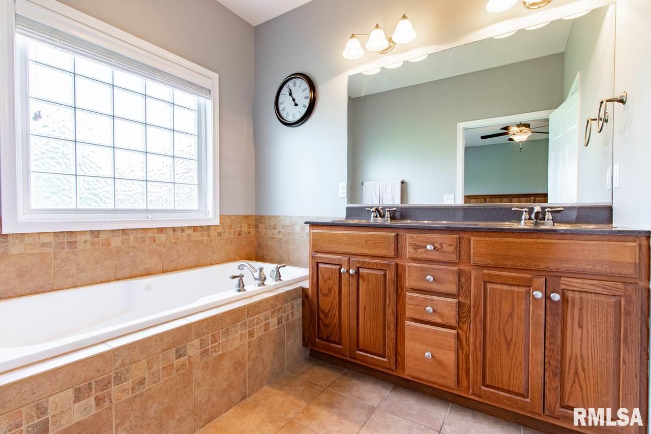 1620 Autumn Ridge Washington, IL 61571 - Photo 22 of 36 Gallery Image 22