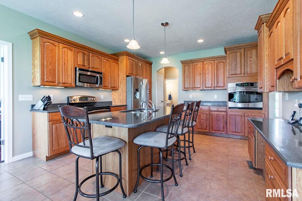 1620 Autumn Ridge Washington, IL 61571 - Photo 6 of 36 Gallery Image 6
