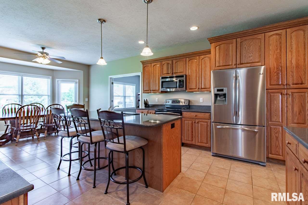 1620 Autumn Ridge Washington, IL 61571 - Photo 7 of 36 Gallery Image 7