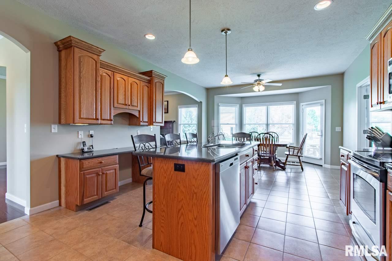 1620 Autumn Ridge Washington, IL 61571 - Photo 8 of 36 Gallery Image 8