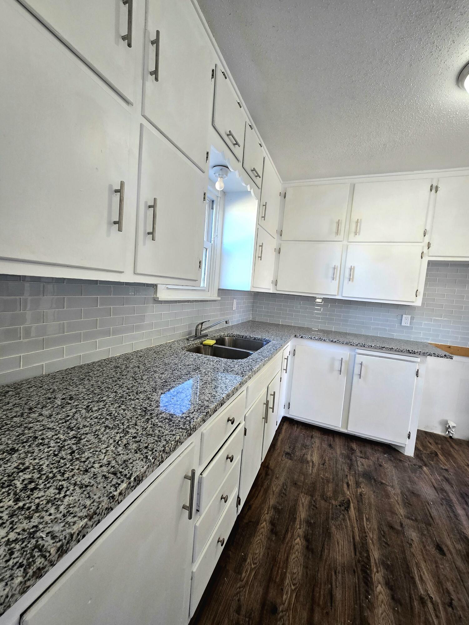 2012 42nd Street Lubbock, TX 79412 - Photo 7 of 9 20251222_102206