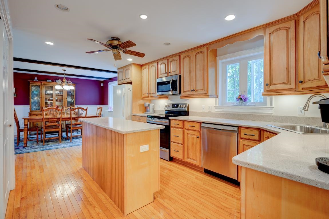 11 Richard Road Rye, NH 03870 - Photo 5 of 37