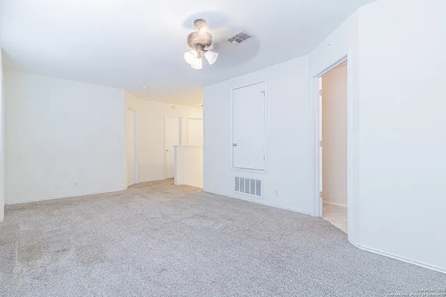 a close up view of washer and dryer