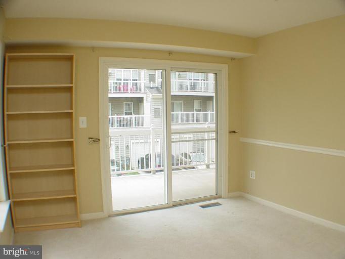 649 Main Street, Unit A Gaithersburg, MD 20878 - Photo 8 of 9 Loft