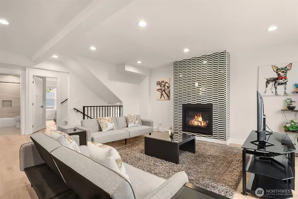 $2,160,000 | 4326 Northeast 44th Street, Seattle, WA 98105