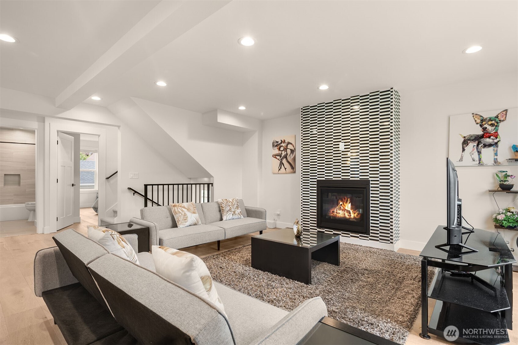 4326 Northeast 44th Street Seattle, WA 98105 - Photo 14 of 38