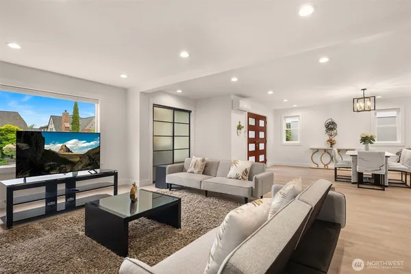 $2,160,000 | 4326 Northeast 44th Street, Seattle, WA 98105
