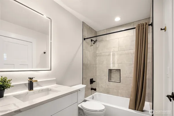 $2,160,000 | 4326 Northeast 44th Street, Seattle, WA 98105