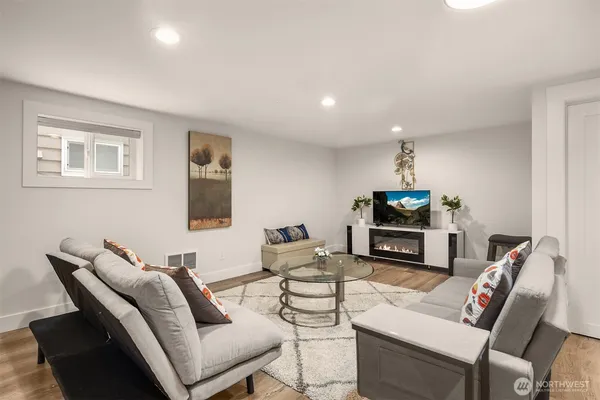 $2,160,000 | 4326 Northeast 44th Street, Seattle, WA 98105