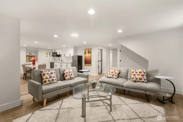 $2,160,000 | 4326 Northeast 44th Street, Seattle, WA 98105