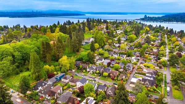 $2,160,000 | 4326 Northeast 44th Street, Seattle, WA 98105
