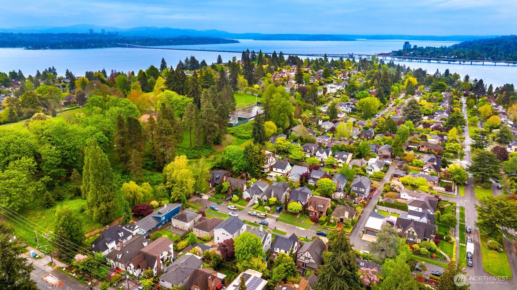 4326 Northeast 44th Street Seattle, WA 98105 - Photo 37 of 38