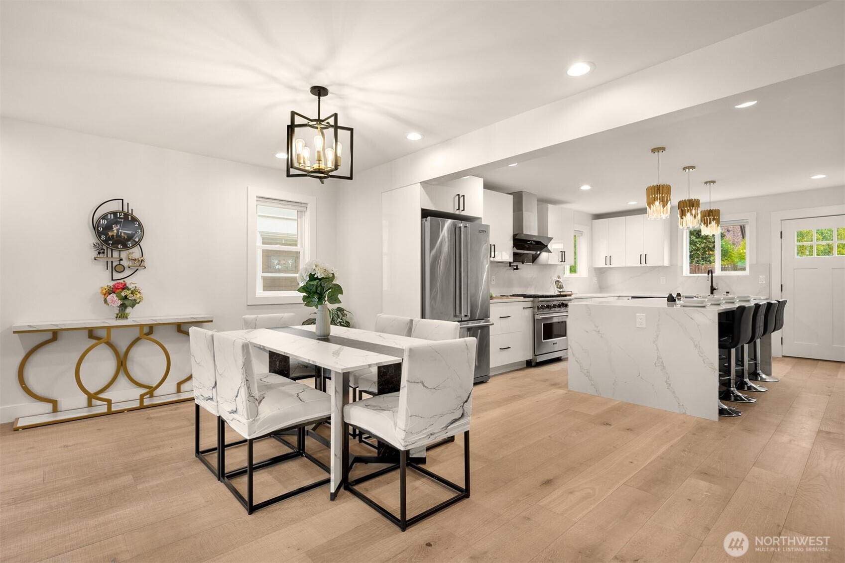 4326 Northeast 44th Street Seattle, WA 98105 - Photo 5 of 38