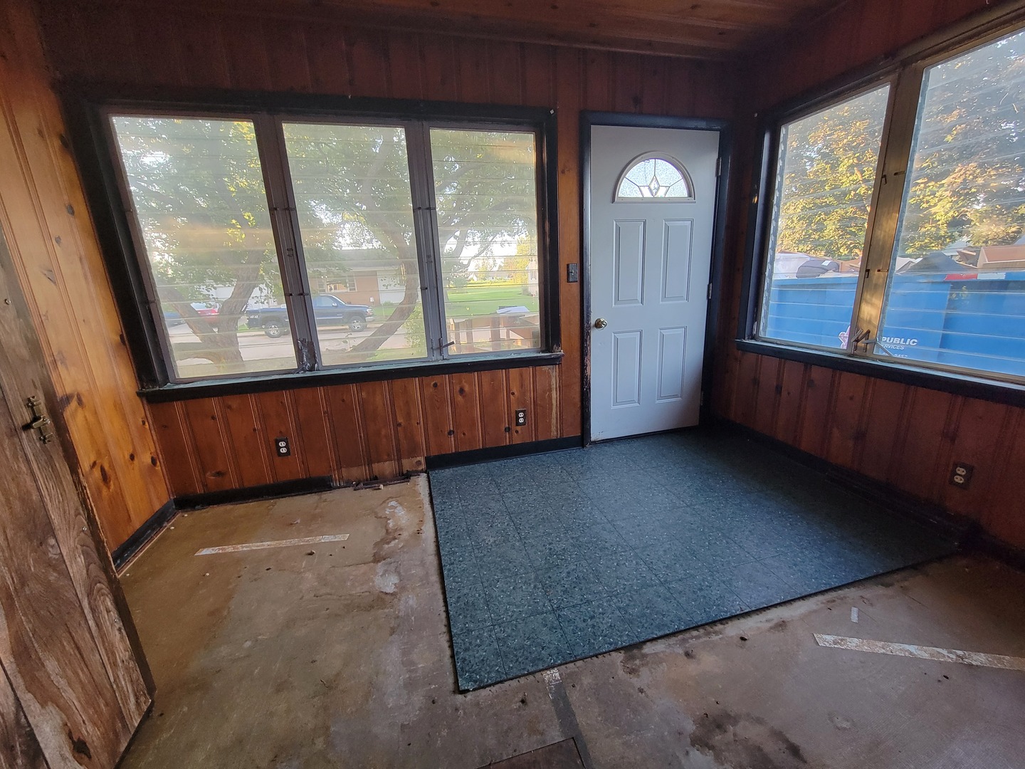 204 Williams Street Henry, IL 61537 - Photo 24 of 35 wooden floor in an empty room with a window
