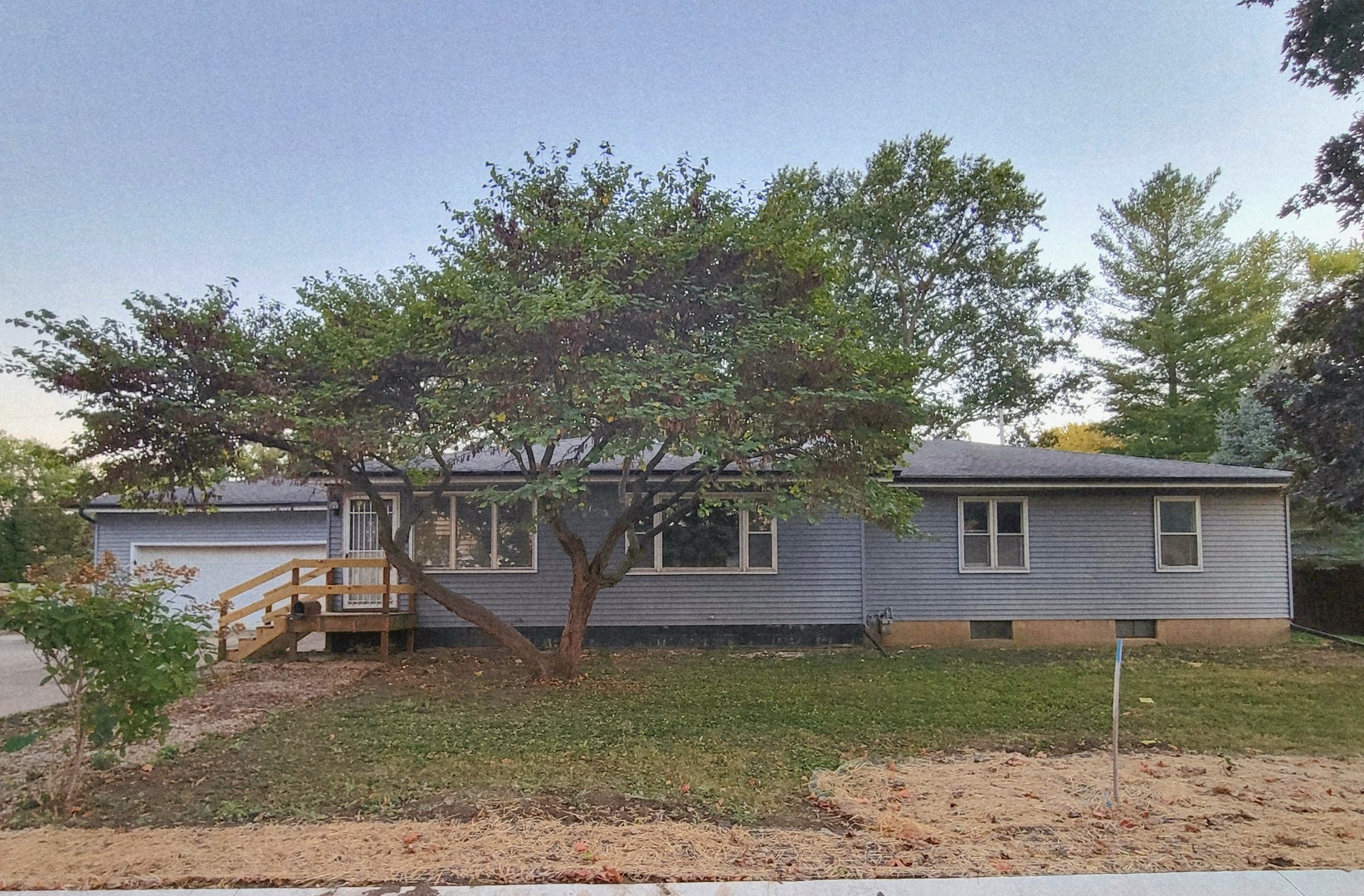 204 Williams Street Henry, IL 61537 - Photo 35 of 35 a front view of a house with garden