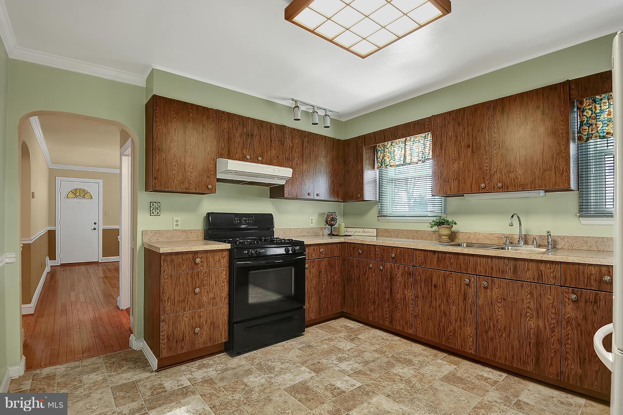 2628 Spring Road Baltimore, MD 21234 - Photo 7 of 26 Kitchen