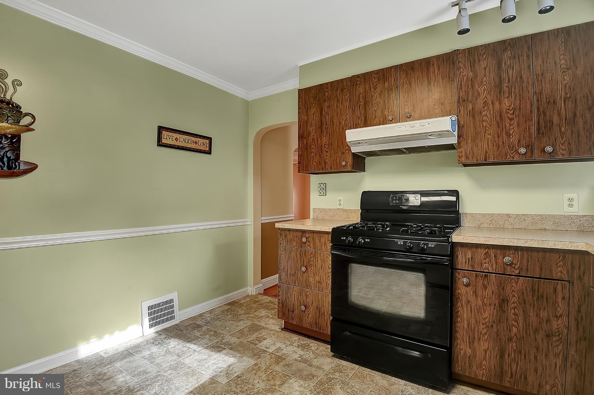 2628 Spring Road Baltimore, MD 21234 - Photo 9 of 26 Kitchen