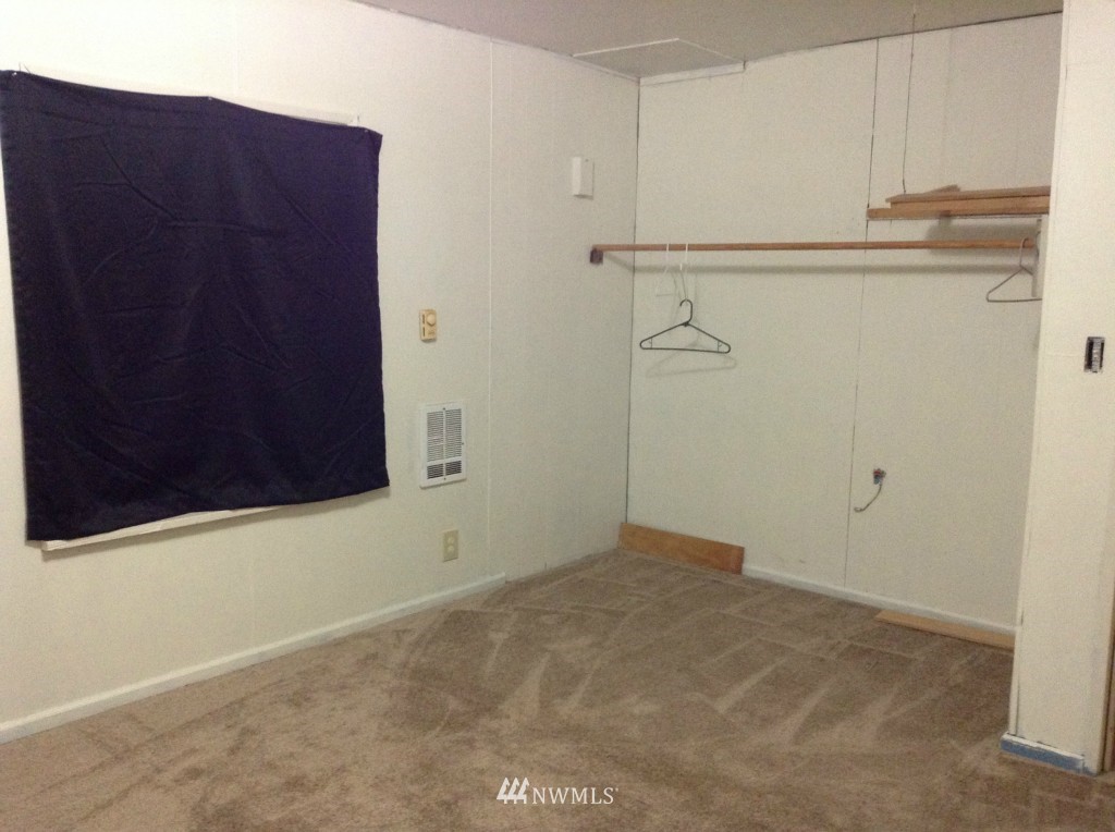 6627 Northeast 4th Street Renton, WA 98059 - Photo 11 of 25