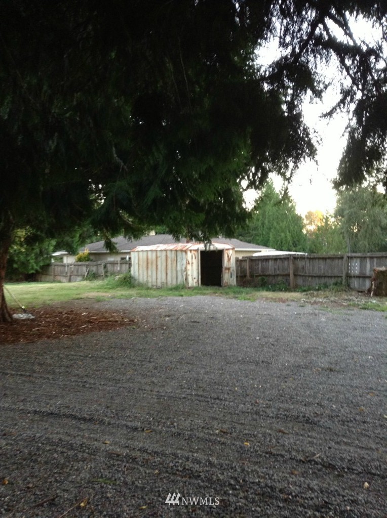 6627 Northeast 4th Street Renton, WA 98059 - Photo 22 of 25