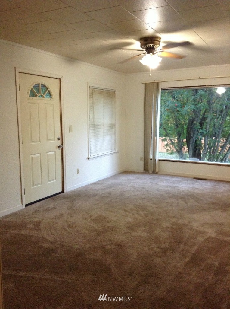 6627 Northeast 4th Street Renton, WA 98059 - Photo 9 of 25