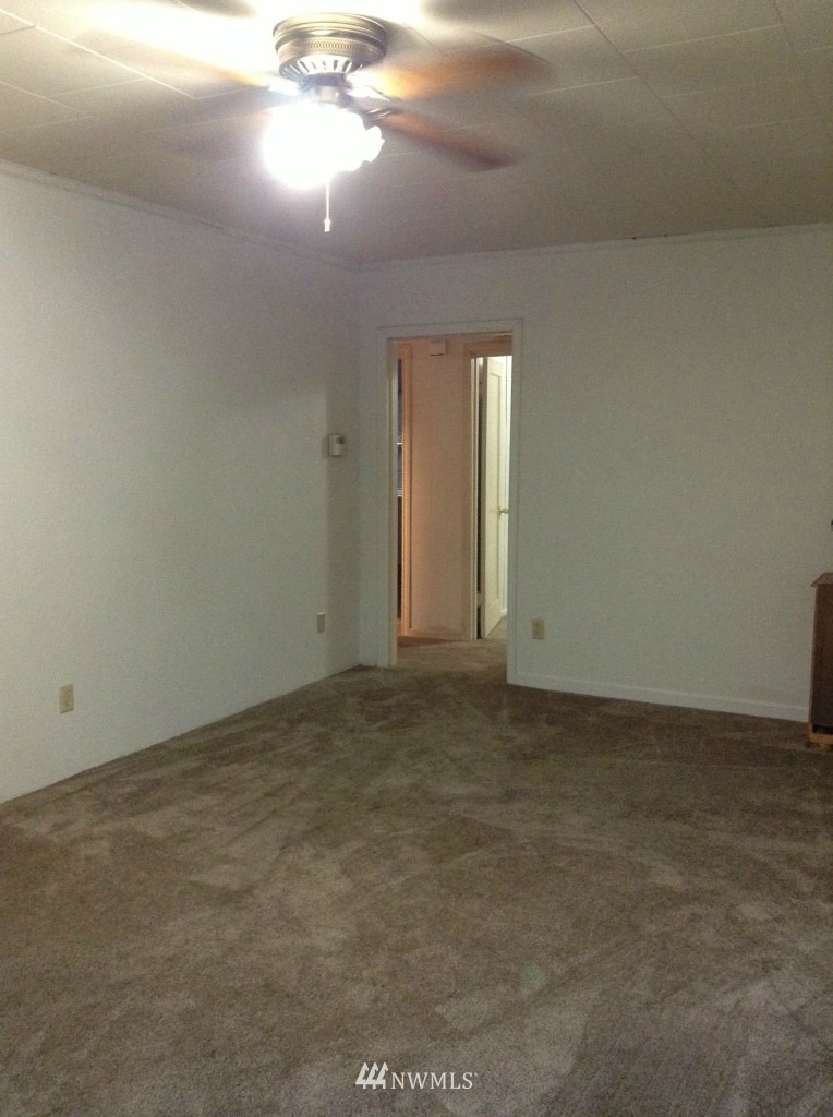 6627 Northeast 4th Street Renton, WA 98059 - Photo 10 of 25