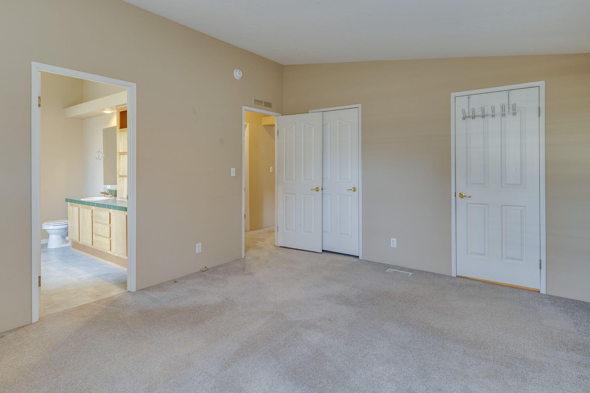 14818 Southwest Chickadee Road Terrebonne, OR 97760 - Photo 21 of 50 20-web-or-mls-14818 SW Chickadee Rd-29