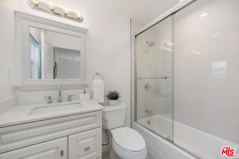 $1,295,000 | 2717 West Ave 30, Los Angeles, CA 90065