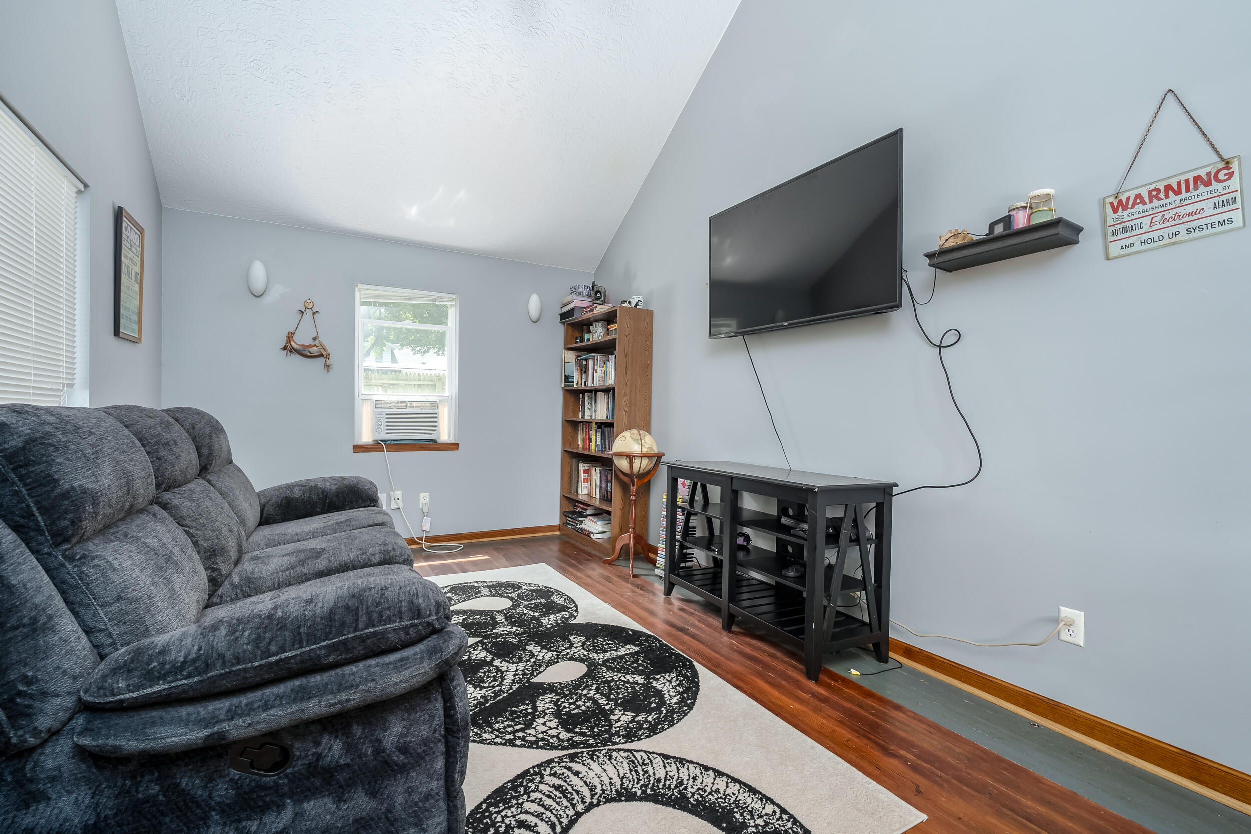 2233 North Drake Road Kalamazoo, MI 49006 - Photo 3 of 19 Drake_Rd_N_2233_Kalamazoo_49006-3