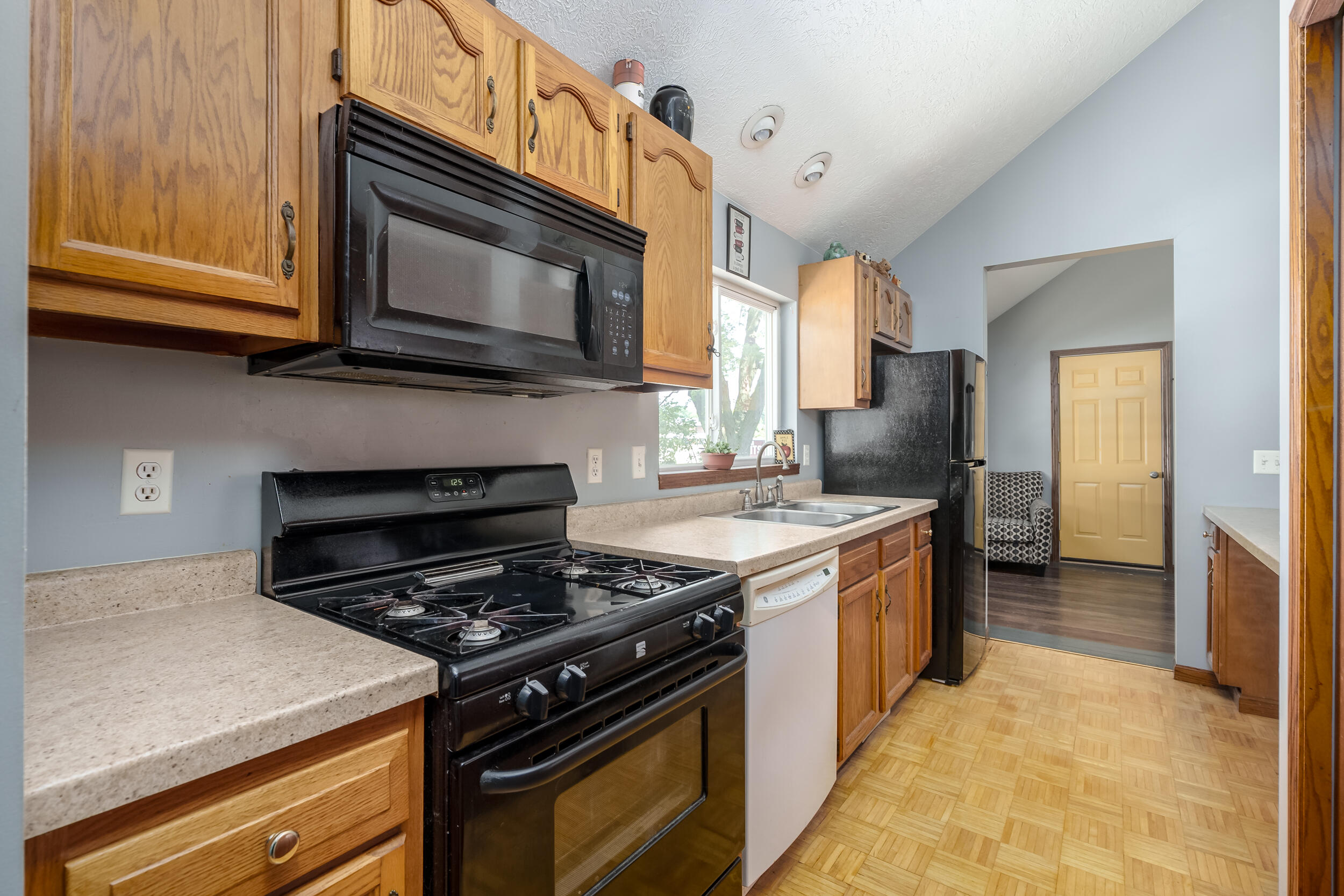 2233 North Drake Road Kalamazoo, MI 49006 - Photo 8 of 19 Drake_Rd_N_2233_Kalamazoo_49006-5