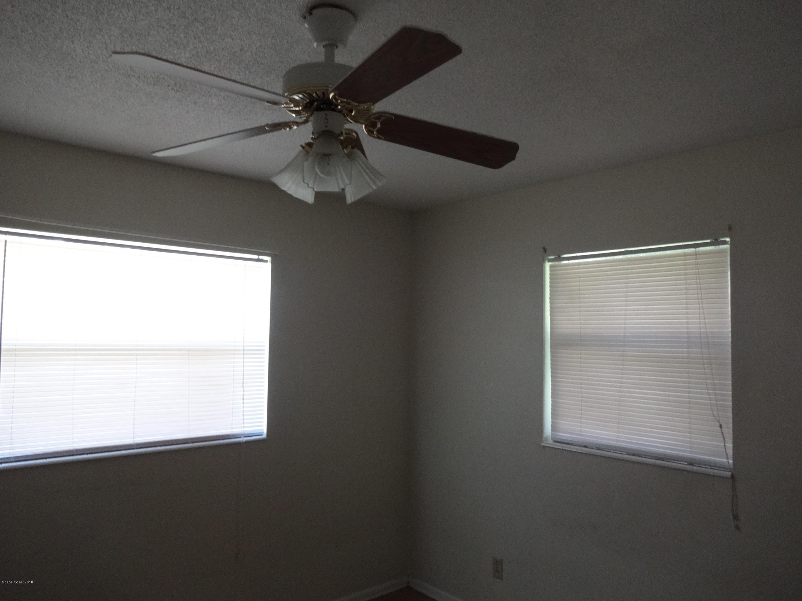 2127 Lucille Lane Melbourne, FL 32935 - Photo 4 of 14 DSC05901