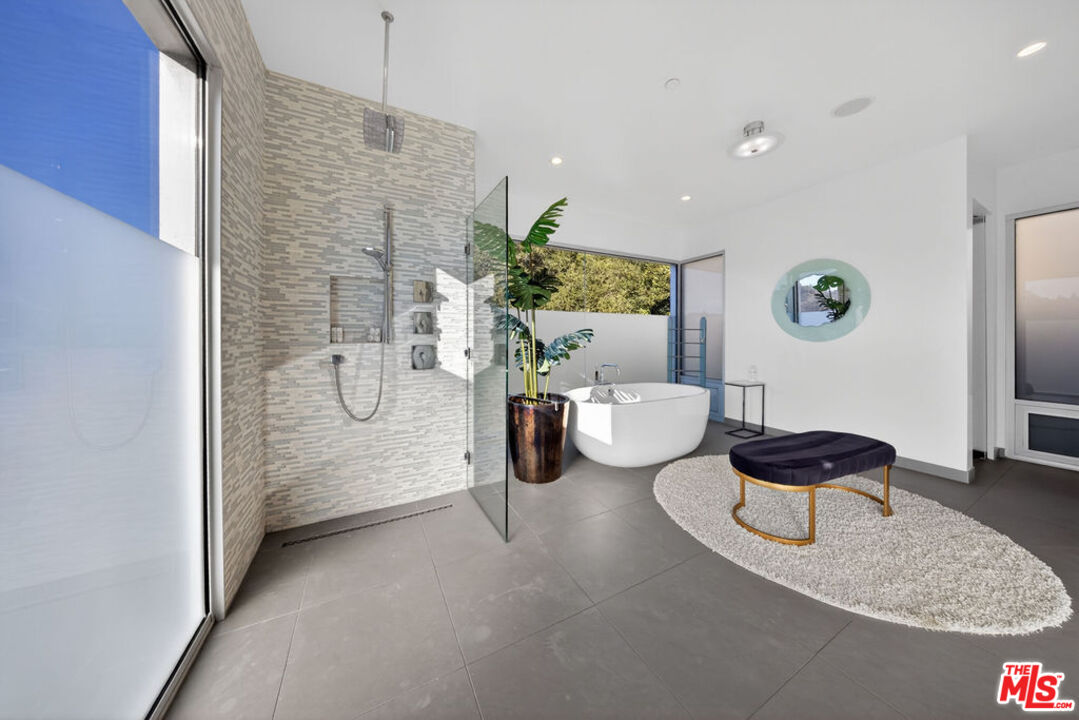 9716 Oak Pass Road Beverly Hills, CA 90210 - Photo 48 of 73