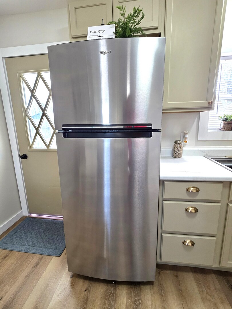 312 Lincoln Avenue Flora, IL 62839 - Photo 41 of 80 a view of a refrigerator in kitchen and a window