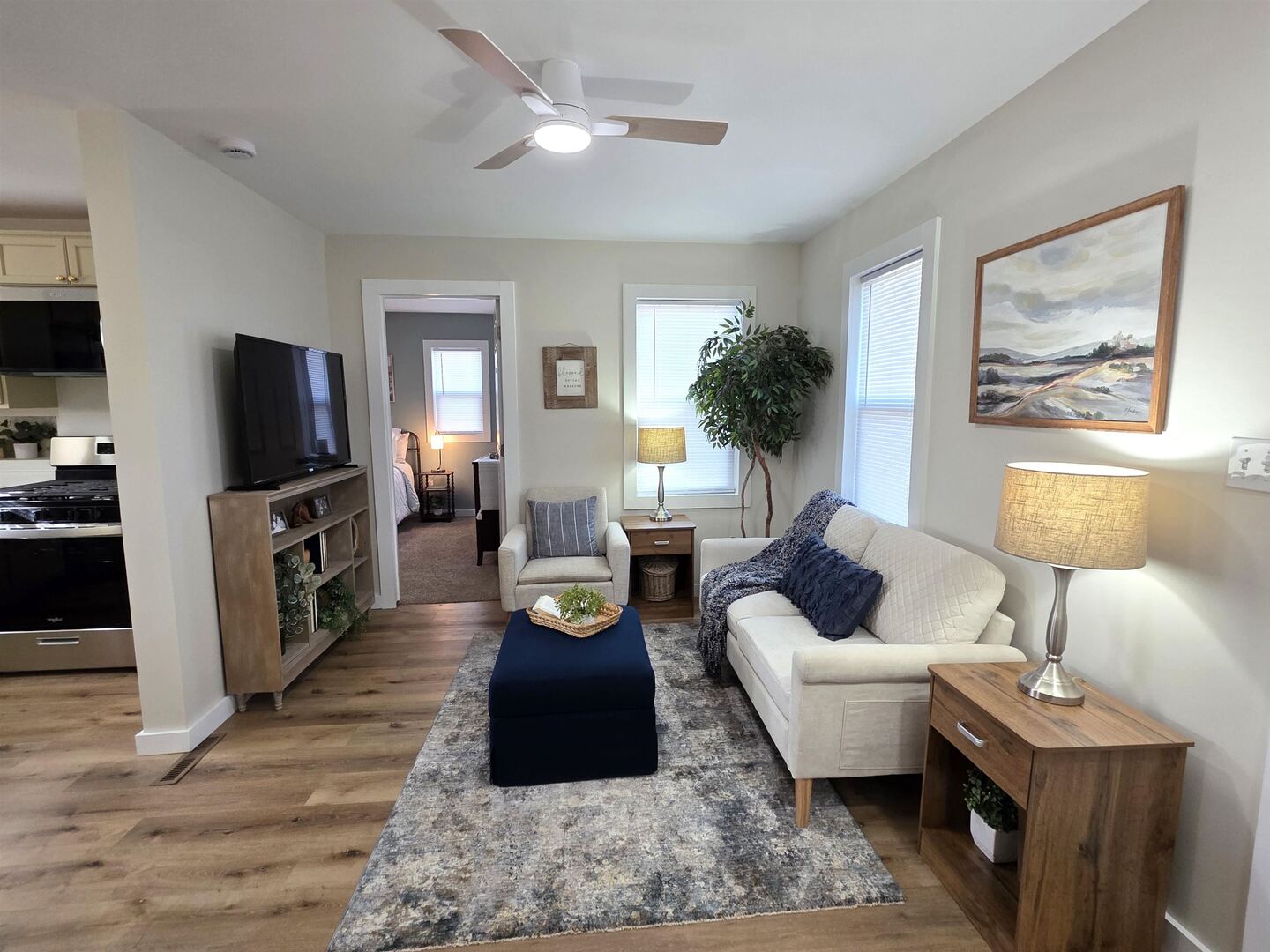 312 Lincoln Avenue Flora, IL 62839 - Photo 43 of 80 a living room with furniture and a flat screen tv