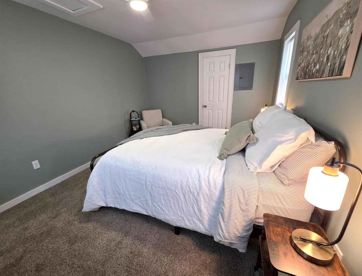 312 Lincoln Avenue Flora, IL 62839 - Photo 46 of 80 a bedroom with a bed and lamp