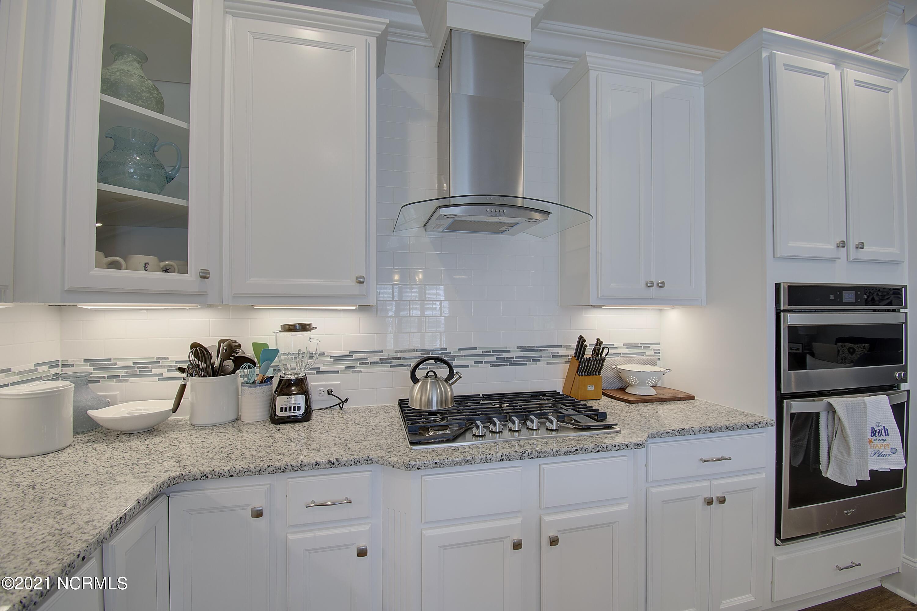 409 Planter's Ridge Drive Sunset Beach, NC 28468 - Photo 13 of 35 KITCHEN3