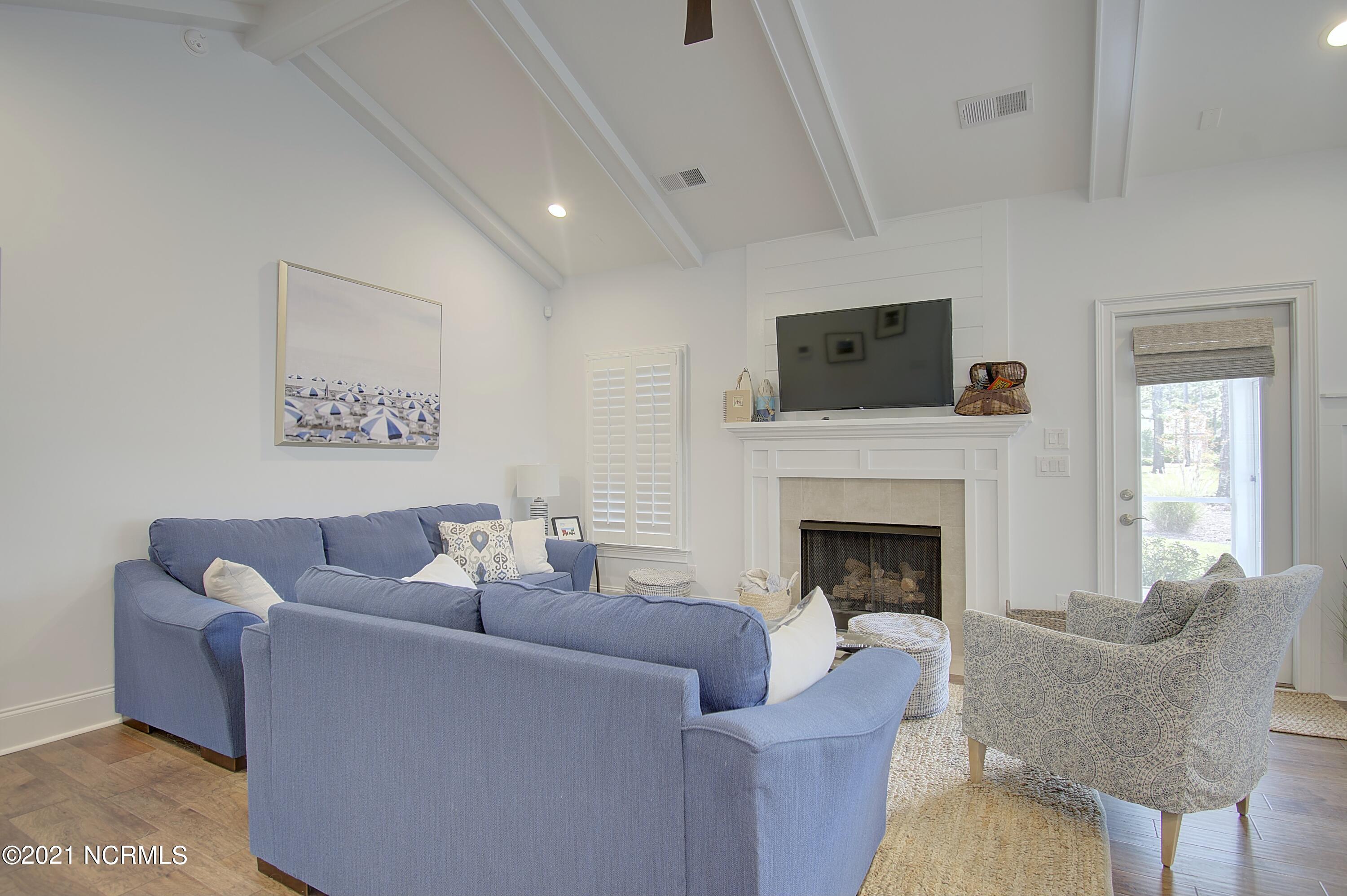 409 Planter's Ridge Drive Sunset Beach, NC 28468 - Photo 7 of 35 GREAT ROOM