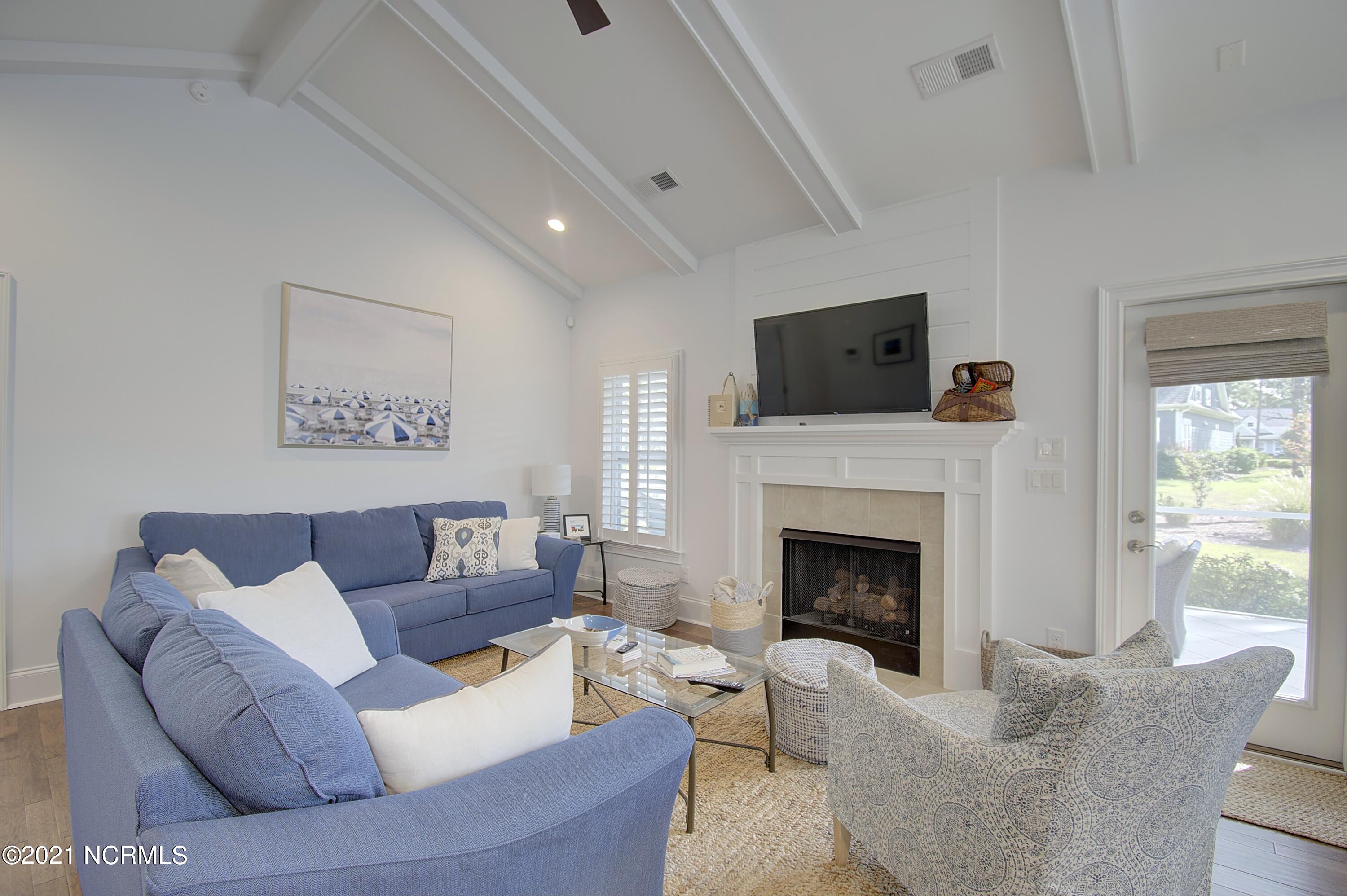 409 Planter's Ridge Drive Sunset Beach, NC 28468 - Photo 8 of 35 GREAT ROOM4