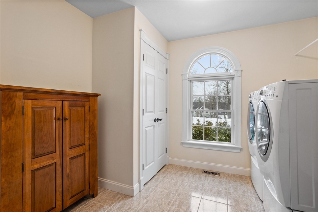 72 Brian Road Lancaster, MA 01523 - Photo 22 of 42