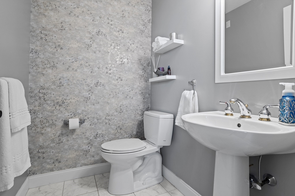 72 Brian Road Lancaster, MA 01523 - Photo 23 of 42