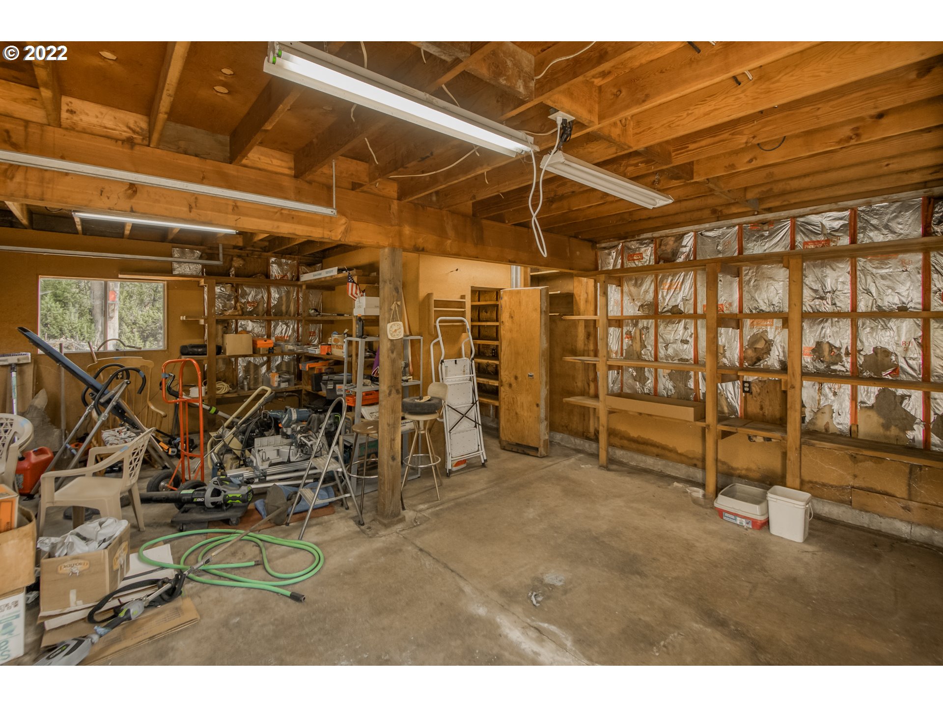 17353 South Potter Road Oregon City, OR 97045 - Photo 19 of 32 Garage