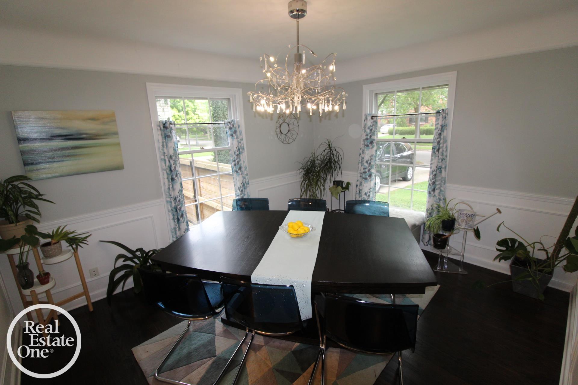 1337 Bishop Road Grosse Pointe, MI 48230 - Photo 7 of 52 50180881-7d23d009-dfea-495f-9a97-94015dc57426.JPG