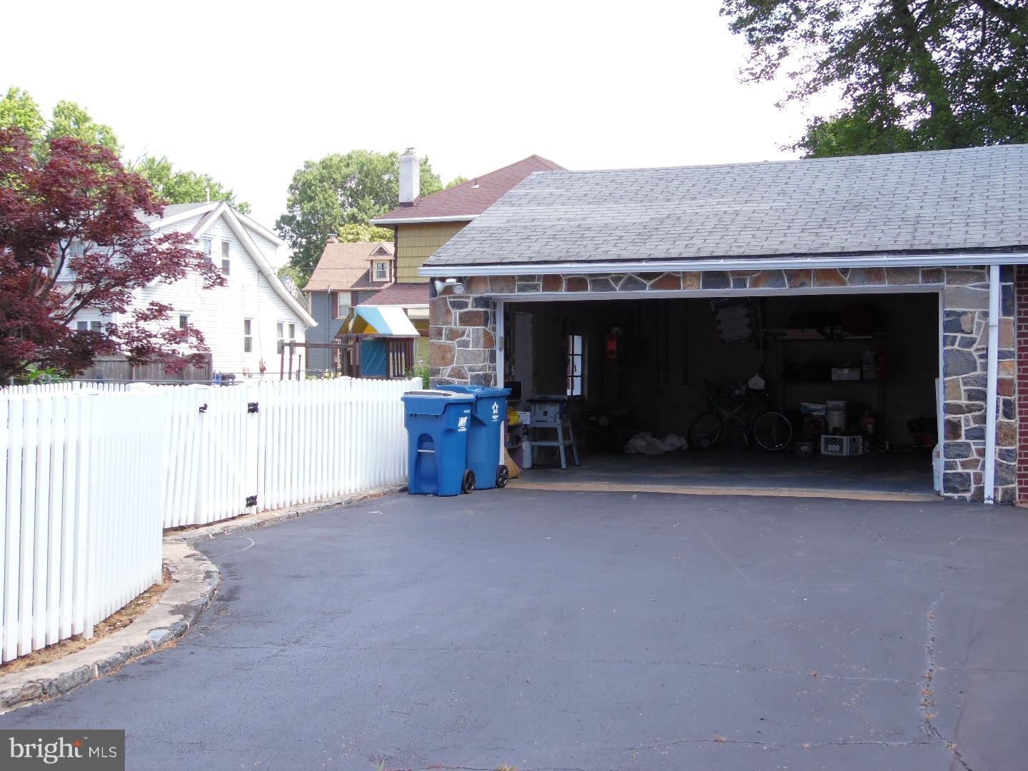 311 Rodman Road Wilmington, DE 19809 - Photo 24 of 25 Garage