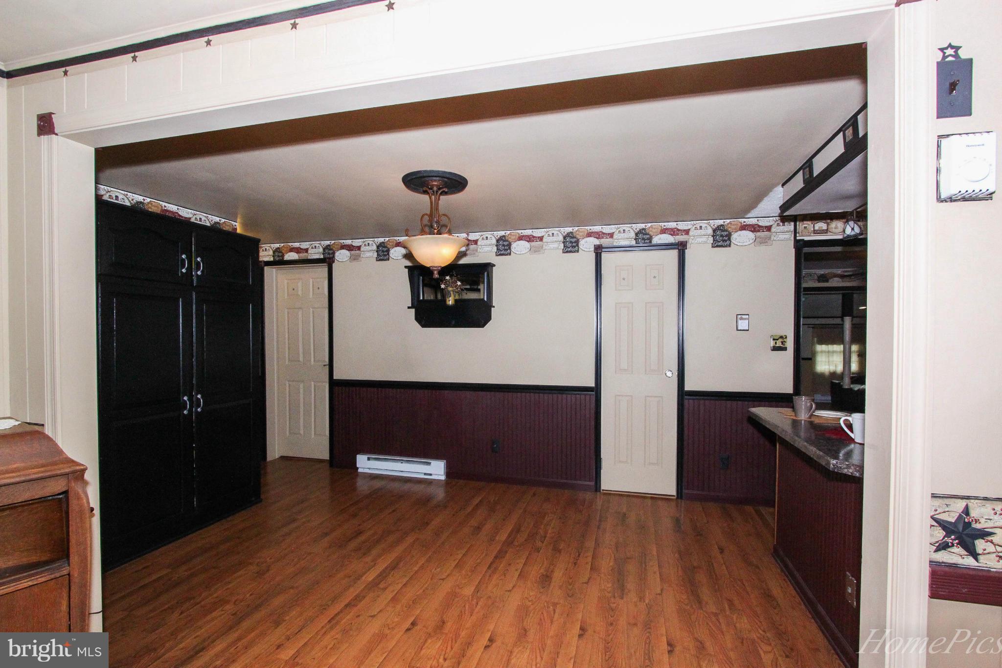 7520 Mountain Laurel Road Boonsboro, MD 21713 - Photo 11 of 30 Dining Room